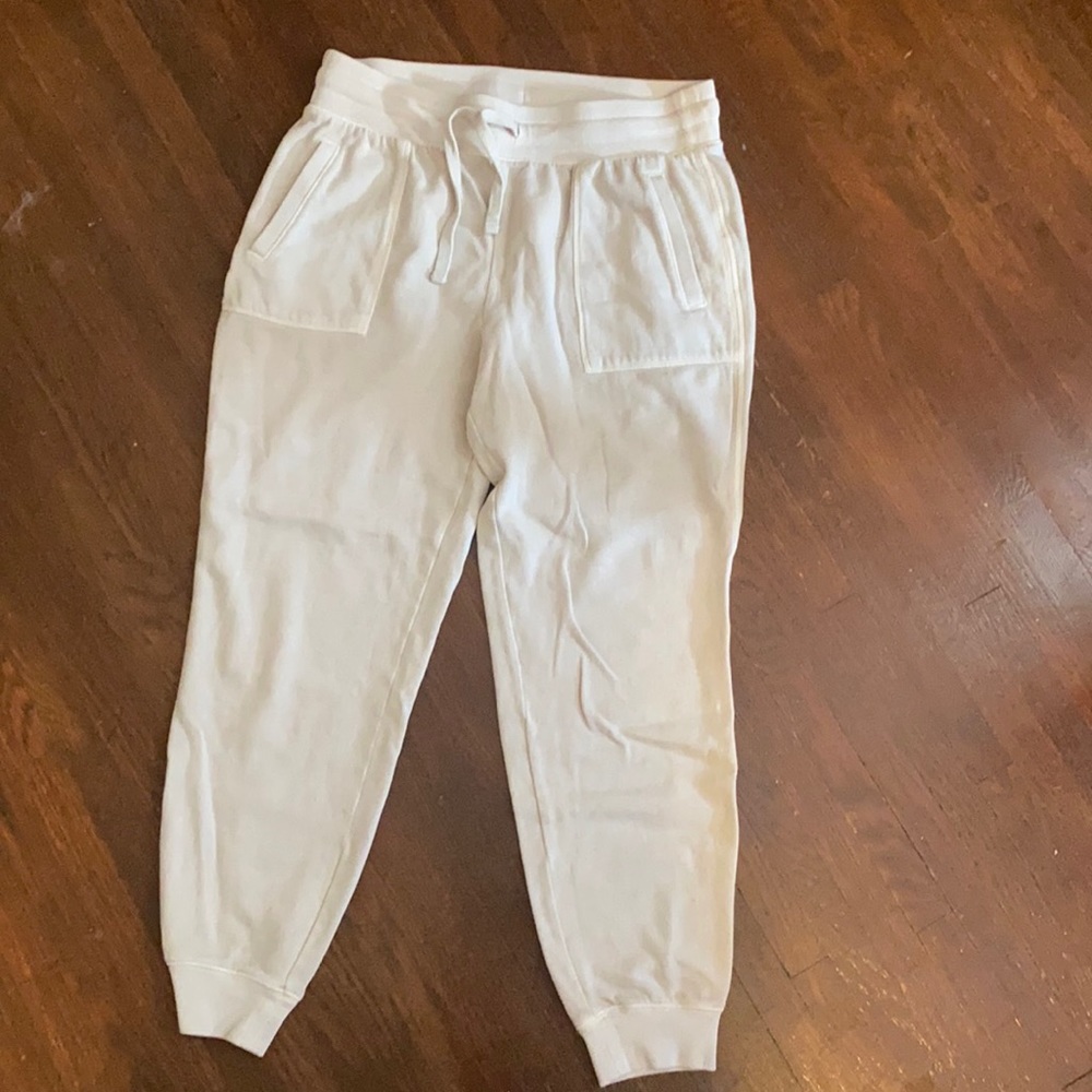 Old Navy Beige/Cream joggers sweatpants